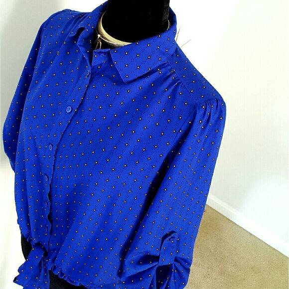 Beautiful blue top  - Picture 2 of 6